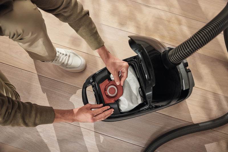 Miele Guard M1 Cat & Dog Obsidian Black